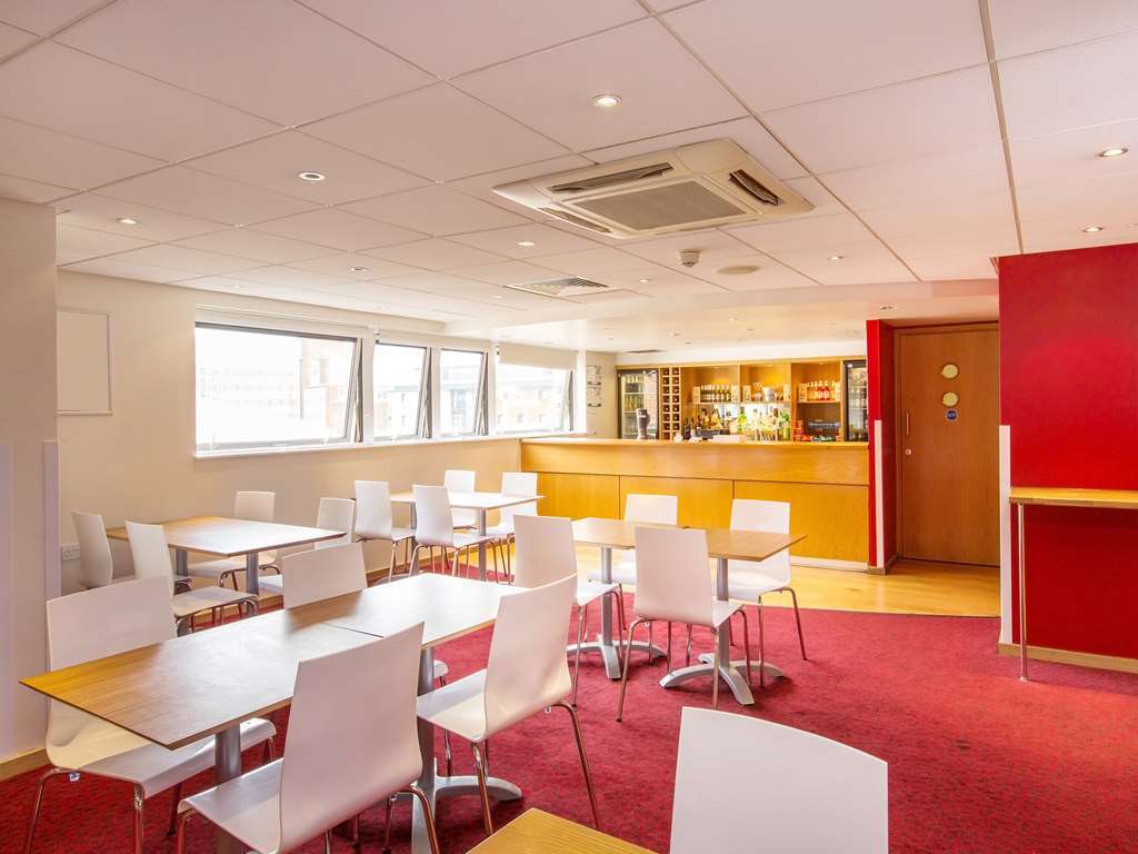 Travelodge Norwich Central Ресторант снимка